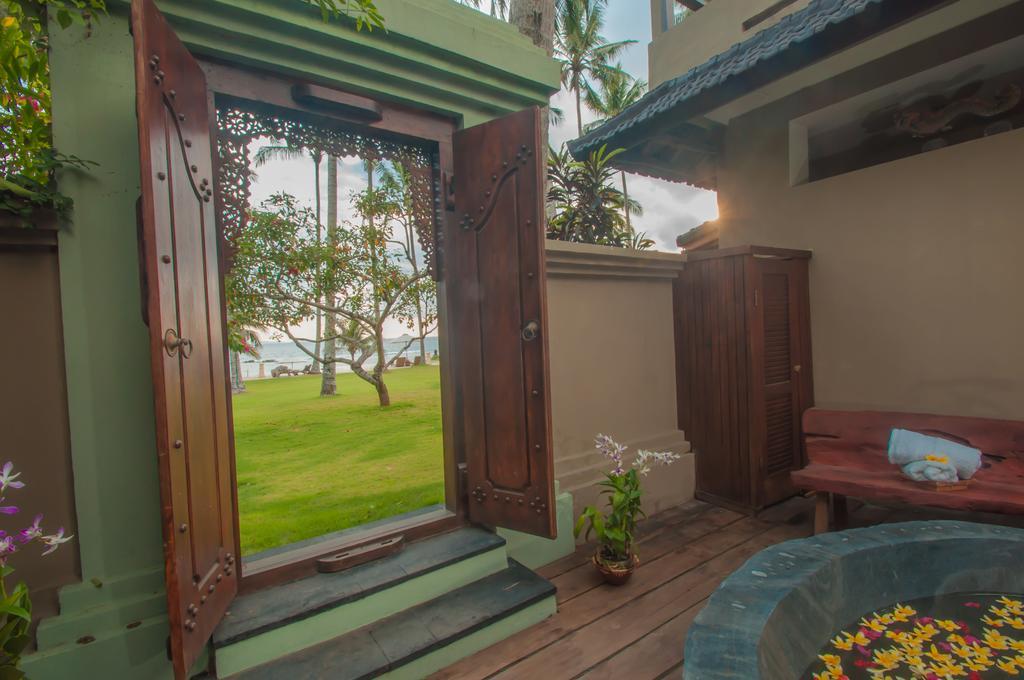 Oceanfront Citakara Sari Villas Candi Dasa  Ngoại thất bức ảnh